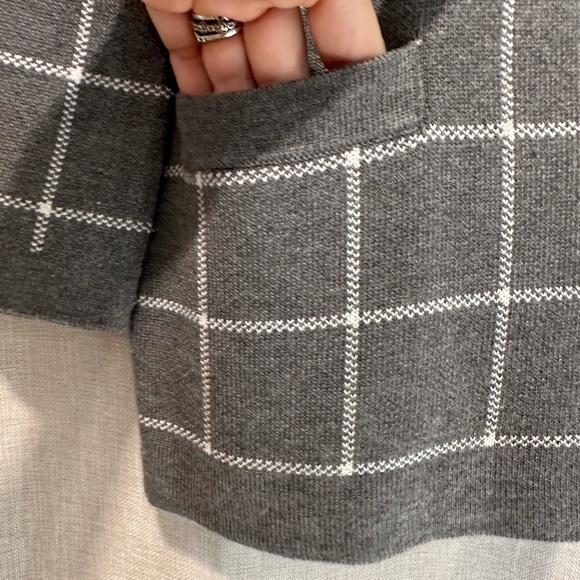 Banana Republic Gray Window Pane Cardigan - Picture 4 of 6